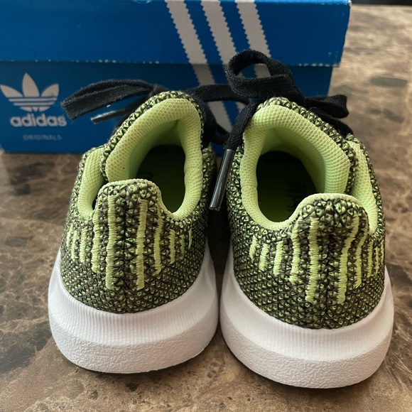 Adidas Swift Run Green and Black Toddler Size 5k - Picture 3 of 8